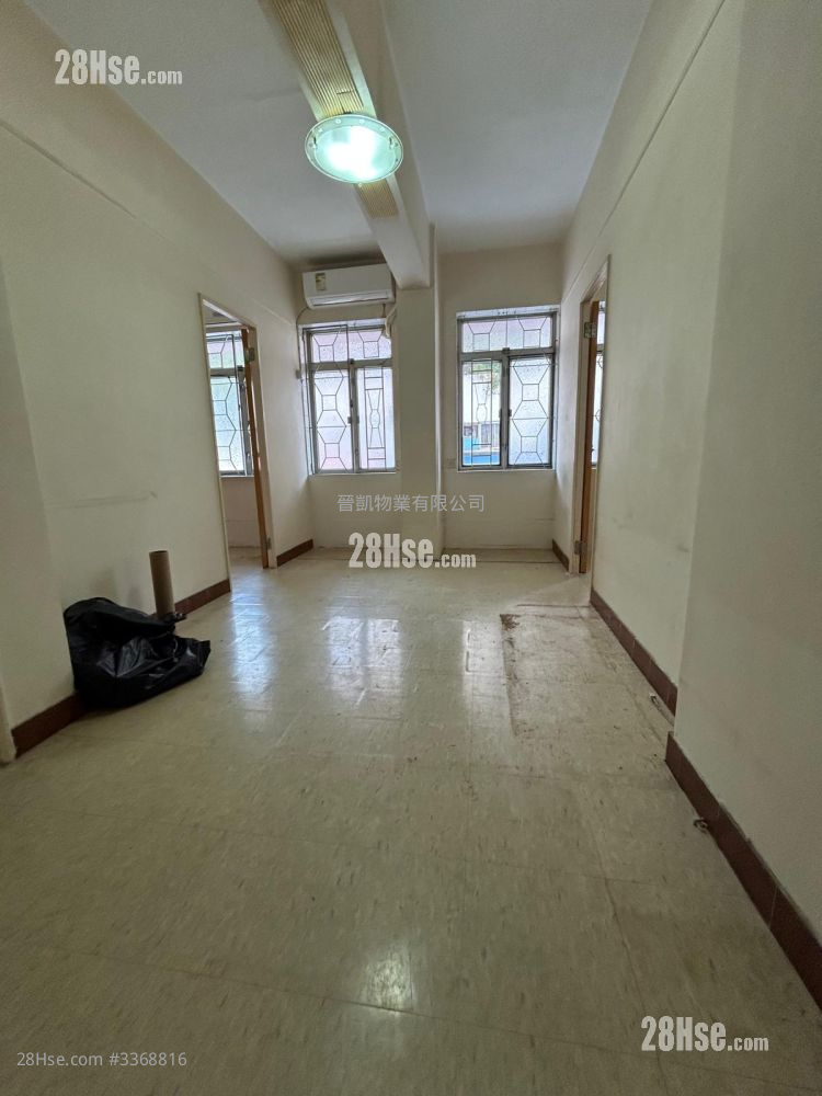 Lok Kwan House Sell 2 Bedrooms , 1 Bathroom 412 ft² ( 38.3 m² )