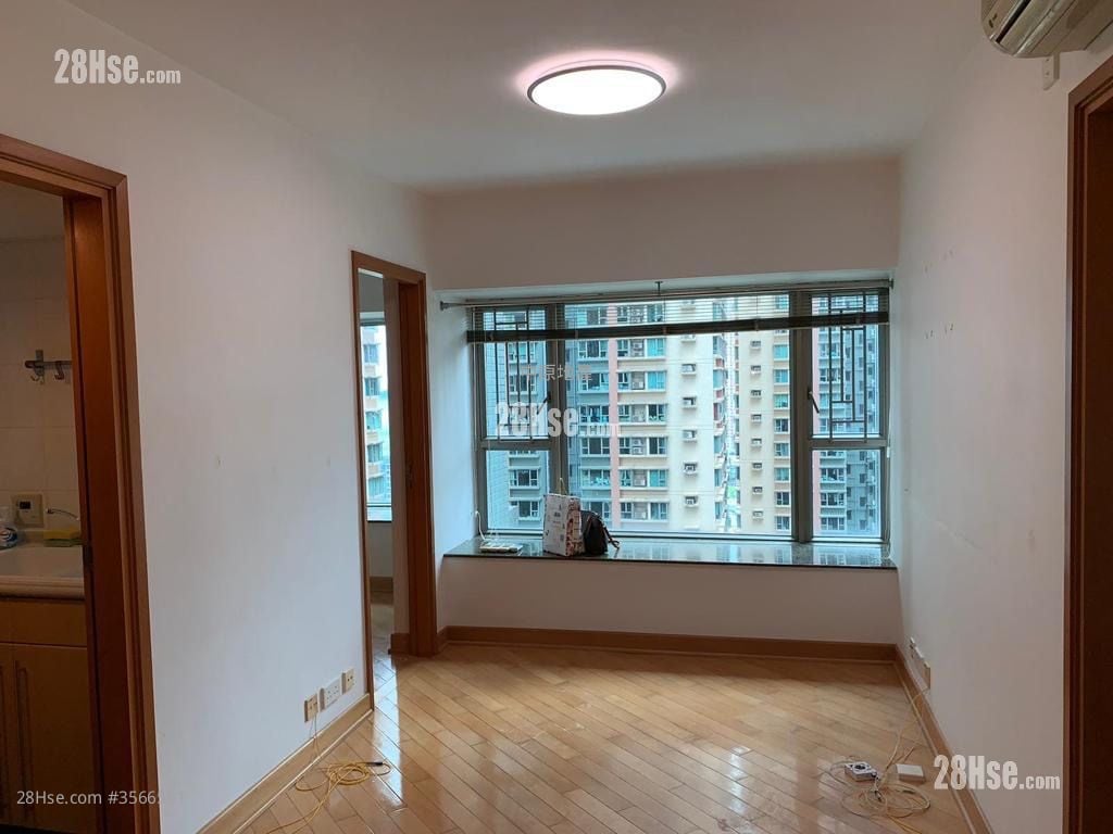 Park Central Sell 2 Bedrooms , 1 Bathroom 384 ft² ( 35.7 m² )