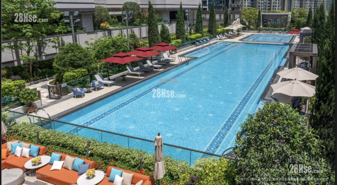 Villa Garda I Sell 2 Bedrooms , 2 Bathrooms 455 ft² ( 42.3 m² )