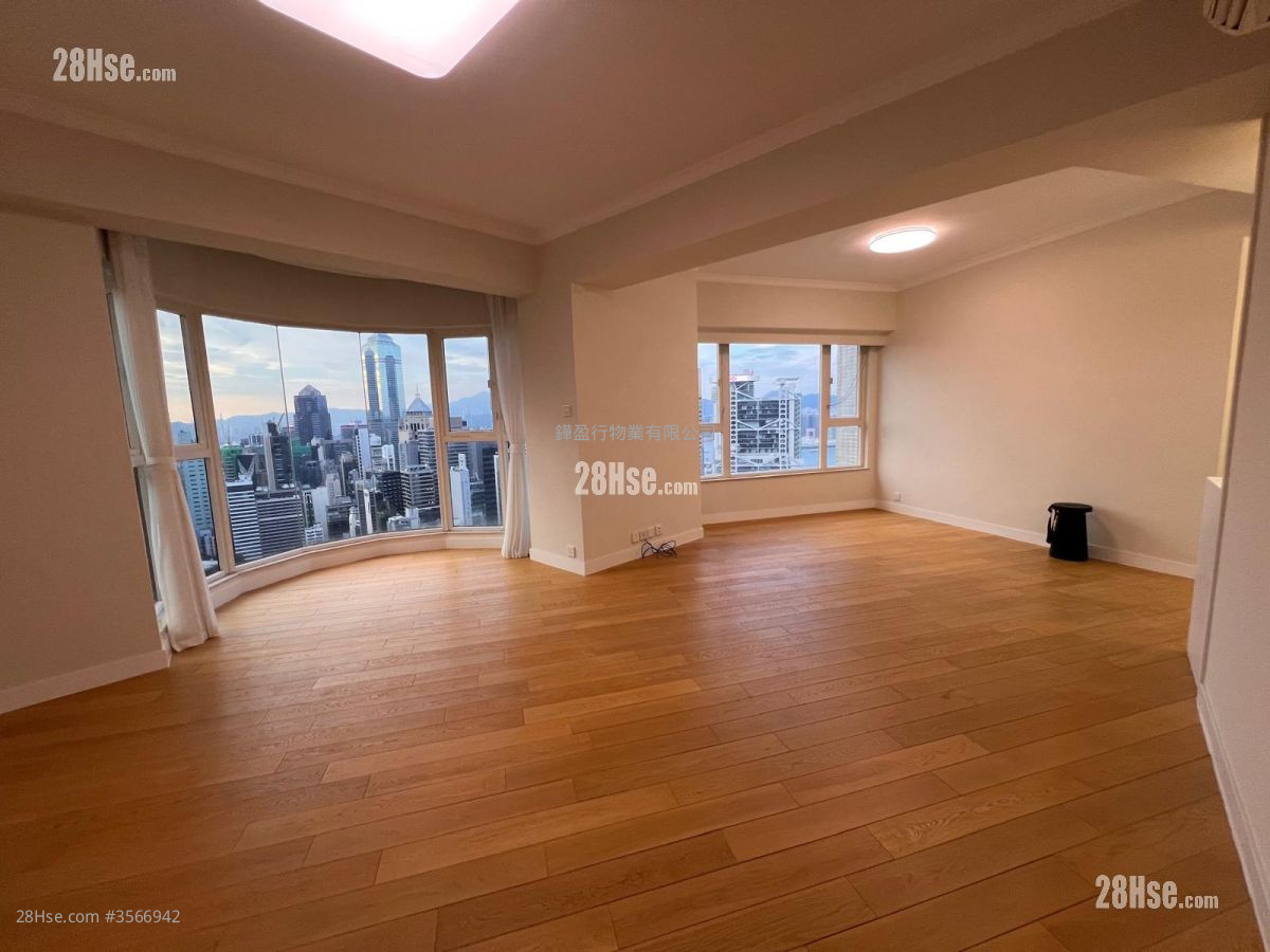 Royal Court Rental 3 Bedrooms 1,107 ft² ( 102.8 m² )