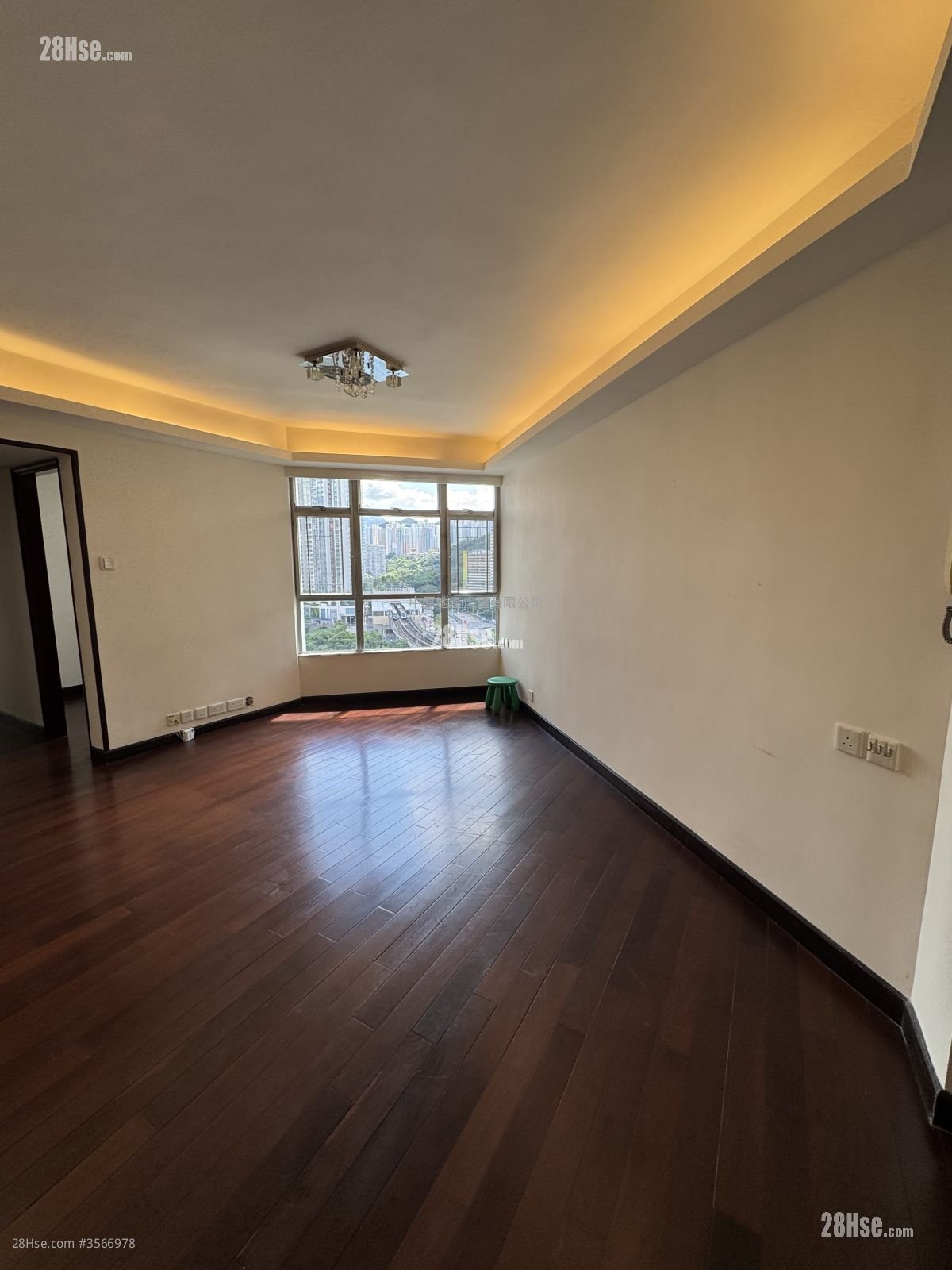 Man Lai Court Rental 3 Bedrooms , 2 Bathrooms 622 ft² ( 57.8 m² )
