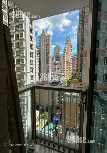 The Avenue Rental 2 Bedrooms 590 ft² ( 54.8 m² )
