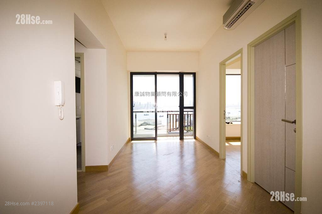 Canaryside Rental 2 Bedrooms , 1 Bathroom 425 ft² ( 39.5 m² )