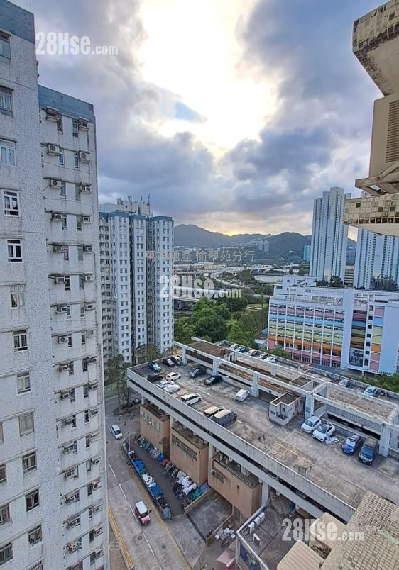 富安花园 售盘 3 房 , 1 浴室 591 平方尺 ( 54.9 平方米 )