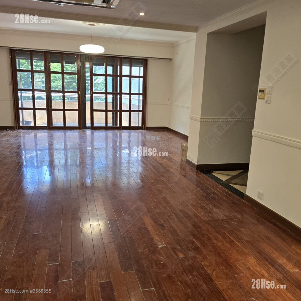 Elm Tree Towers Rental 3 Bedrooms , 2 Bathrooms 1,857 ft² ( 172.5 m² )