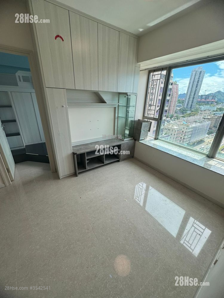 Yuccie Square Rental 2 Bedrooms , 1 Bathroom 424 ft² ( 39.4 m² )