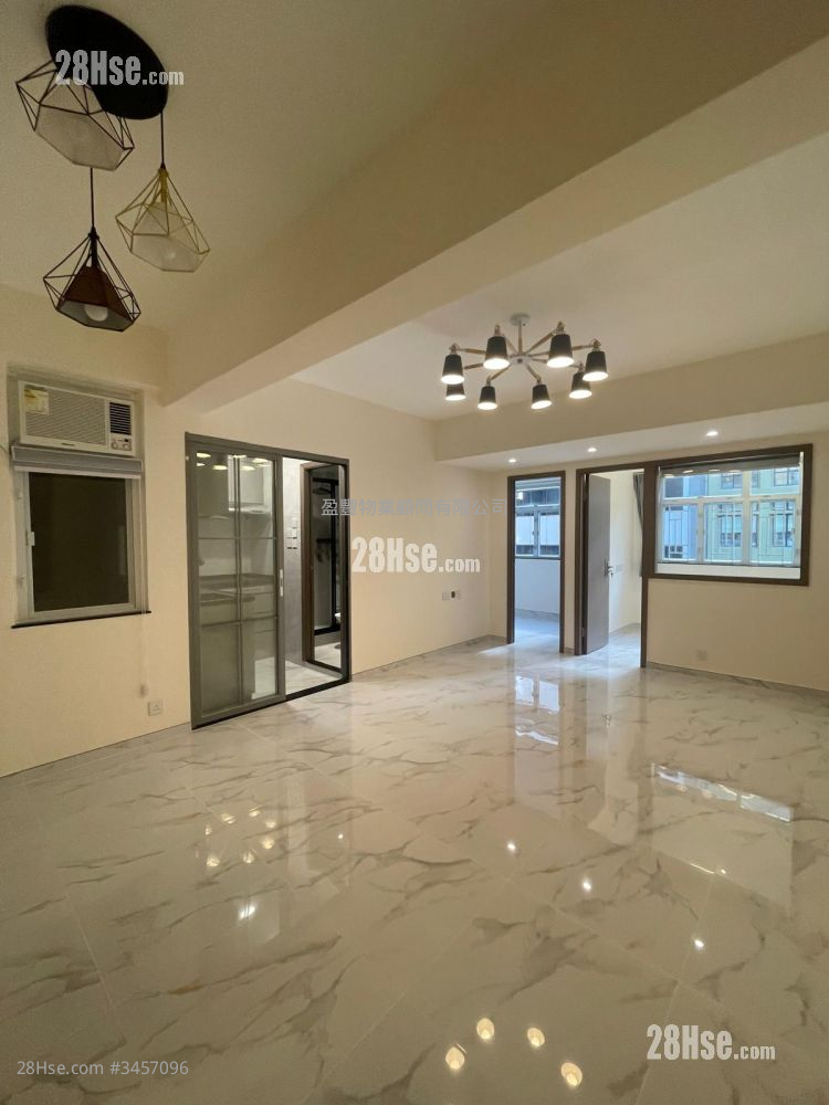 Jade House Sell 3 Bedrooms , 2 Bathrooms 513 ft² ( 47.7 m² )