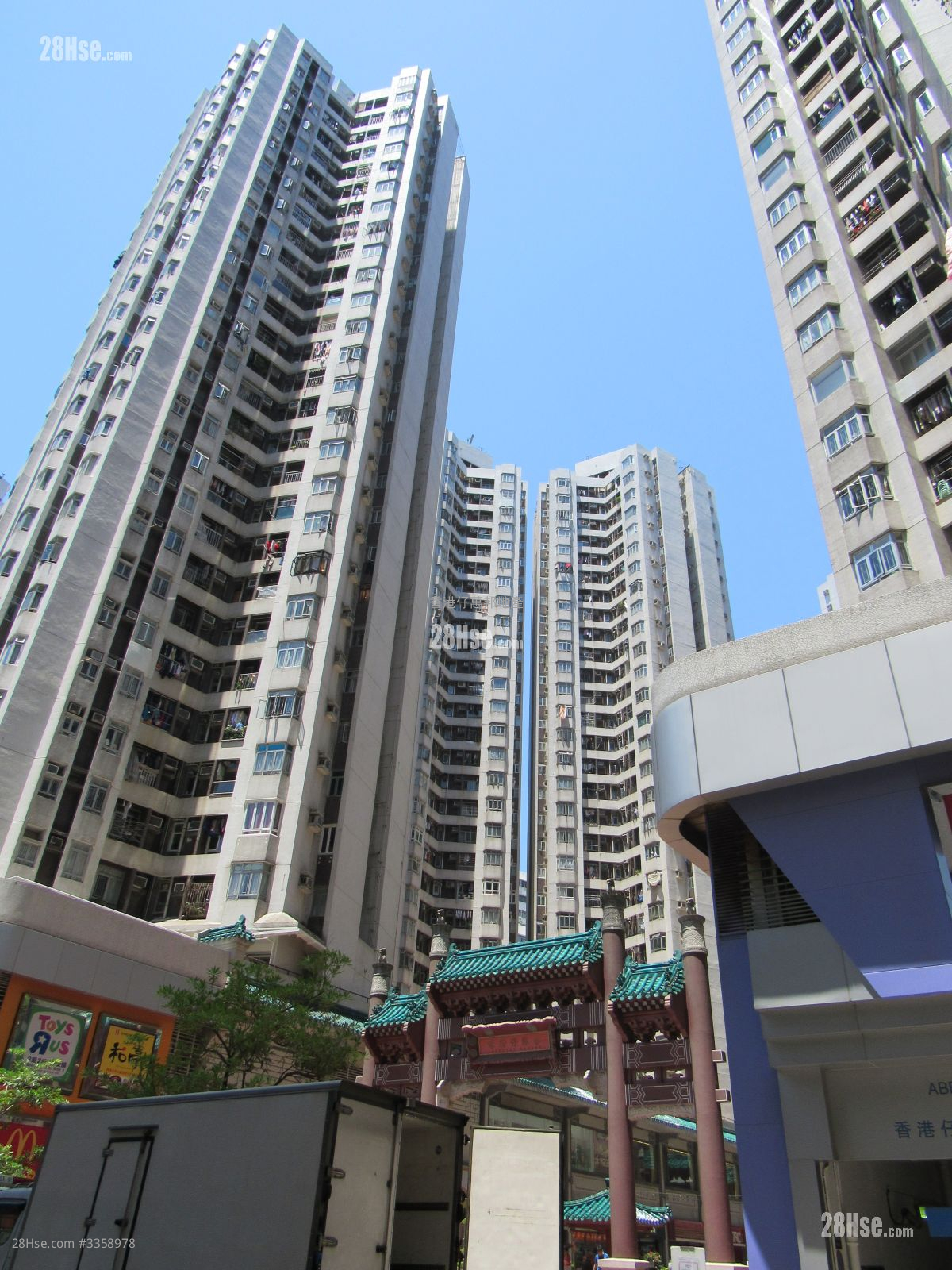 Aberdeen Centre Rental 2 Bedrooms 438 ft² ( 40.7 m² )