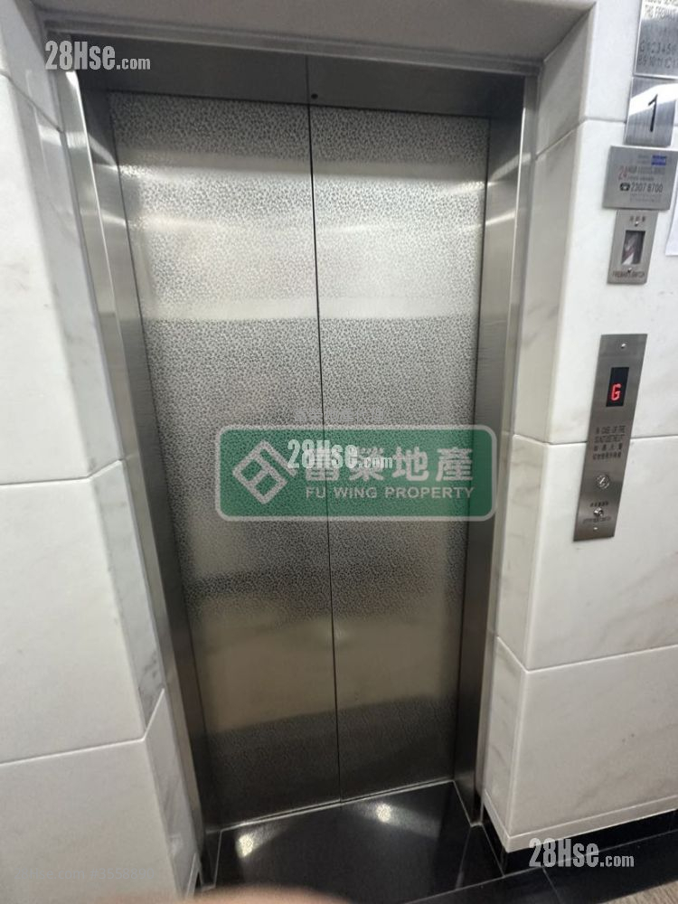 Wah Tao Building Rental Studio , 1 Bathroom 150 ft² ( 13.9 m² )