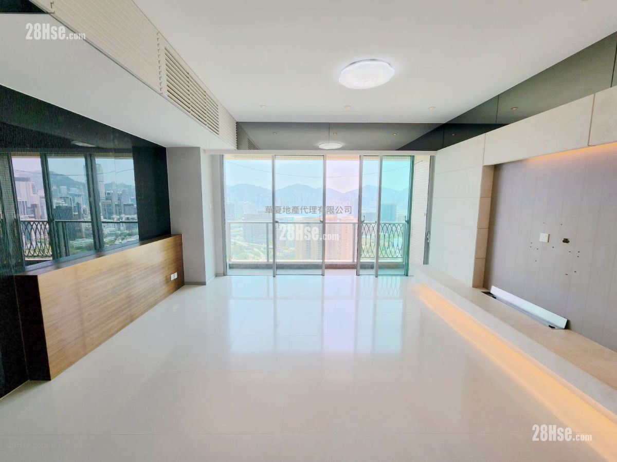 Parc Palais Rental 3 Bedrooms , 3 Bathrooms 1,321 ft² ( 122.7 m² )