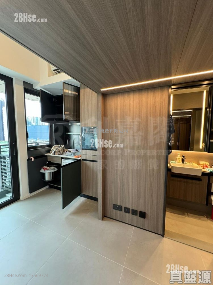 Larchwood Sell Studio , 1 Bathroom 203 ft² ( 18.9 m² )