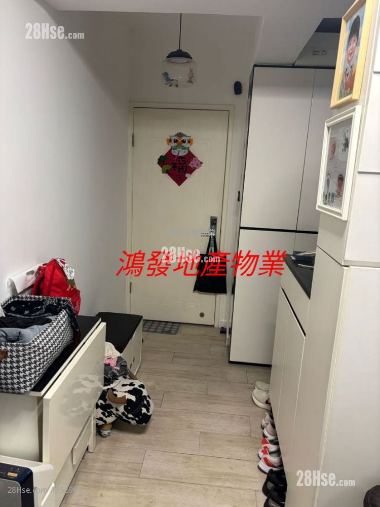 Po Tin Building Sell 1 Bedroom , 1 Bathroom 318 ft² ( 29.5 m² )