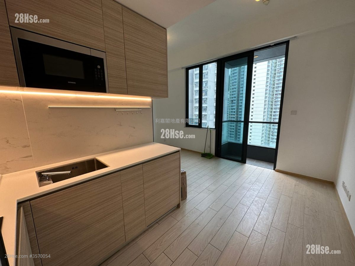 Edition 178 Rental 247 ft² ( 22.9 m² )