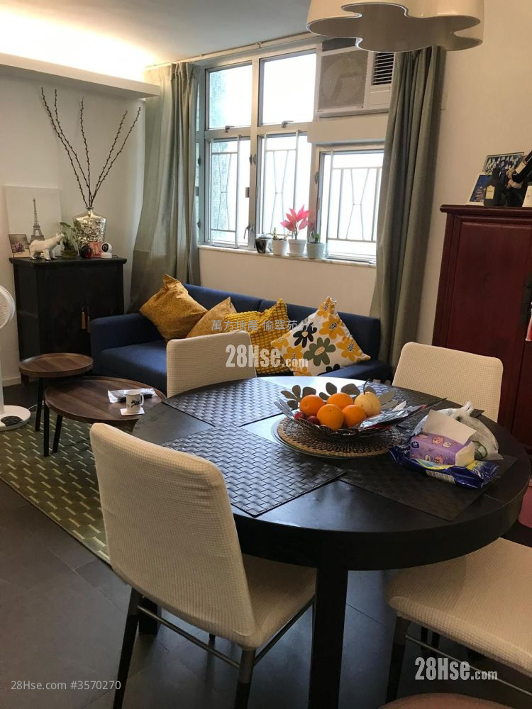 Saddle Ridge Garden Sell 2 Bedrooms , 1 Bathroom 482 ft² ( 44.8 m² )