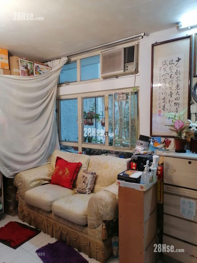 Yiu On Estate Sell 3 Bedrooms , 1 Bathroom 485 ft² ( 45.1 m² )