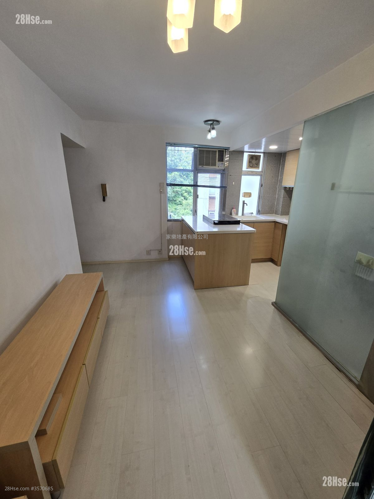 Sun Sing Centre Sell 1 Bedroom , 1 Bathroom 367 ft² ( 34.1 m² )
