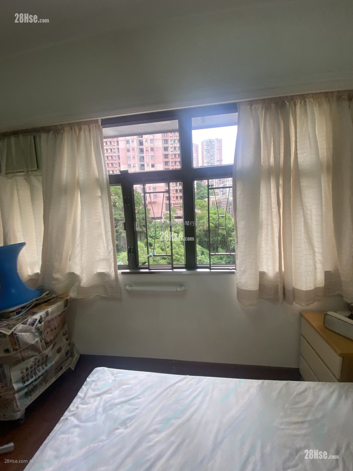 Yuet Ming Building Sell 3 Bedrooms , 1 Bathroom 645 ft² ( 59.9 m² )