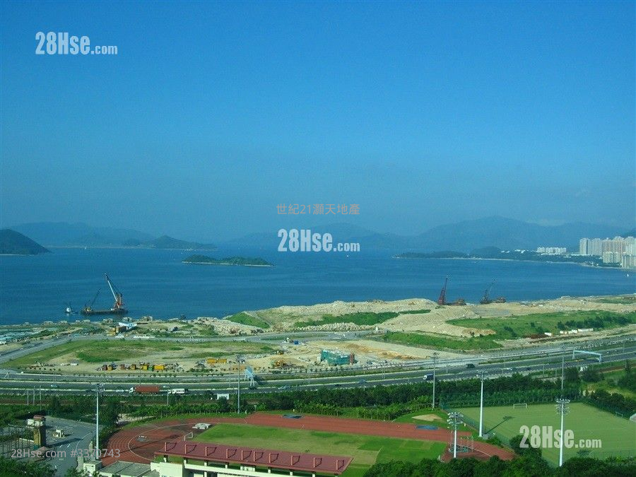 鹿茵山庄 租盘 3 房 , 2 浴室 1,307 平方尺 ( 121.4 平方米 )