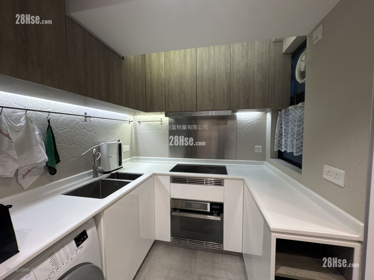 Illumination Terrace Rental 731 ft² ( 67.9 m² )