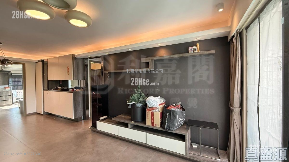 The Regalia Sell 3 Bedrooms 1,035 ft² ( 96.2 m² )