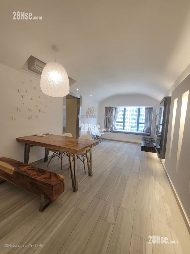 Central Park Sell 3 Bedrooms , 2 Bathrooms 743 ft² ( 69.0 m² )