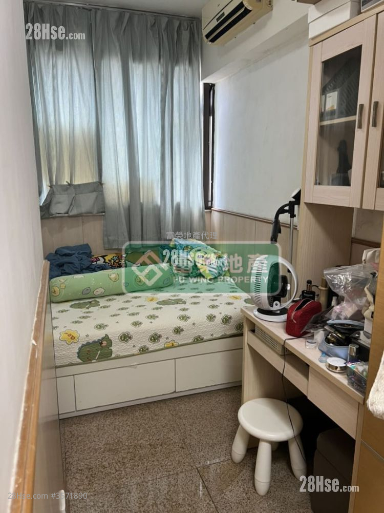 Kim Tak Building Sell 3 Bedrooms , 3 Bathrooms 611 ft² ( 56.8 m² )