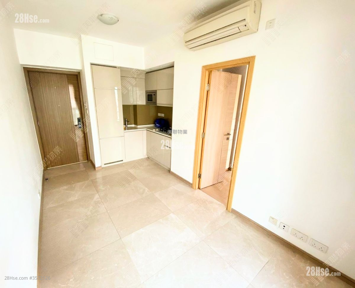 Highpoint Sell 1 Bedroom , 1 Bathroom 332 ft² ( 30.8 m² )
