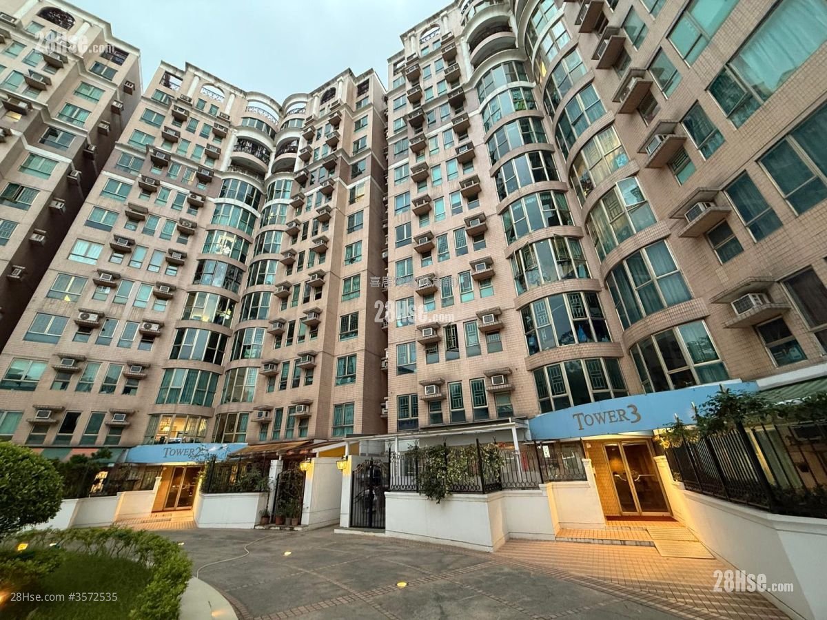 The Astoria Sell 1,056 ft² ( 98.1 m² )