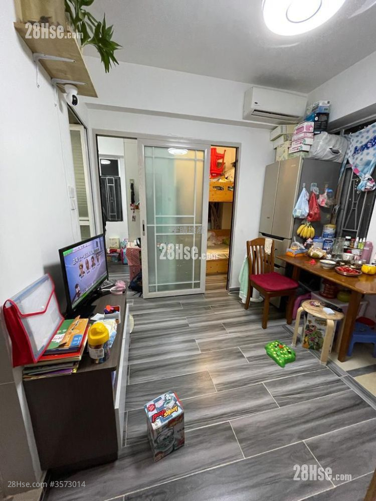 Po Wing Building Sell 2 Bedrooms , 1 Bathroom 291 ft² ( 27.0 m² )