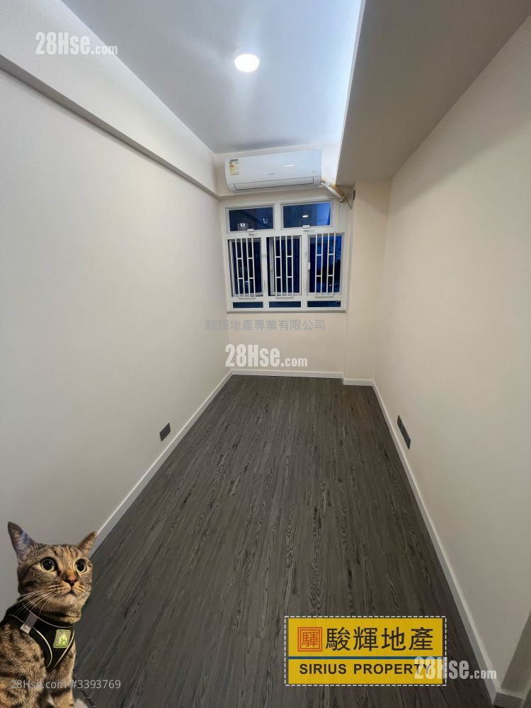 Yee Hing Court Sell 1 Bedroom , 1 Bathroom 290 ft² ( 26.9 m² )