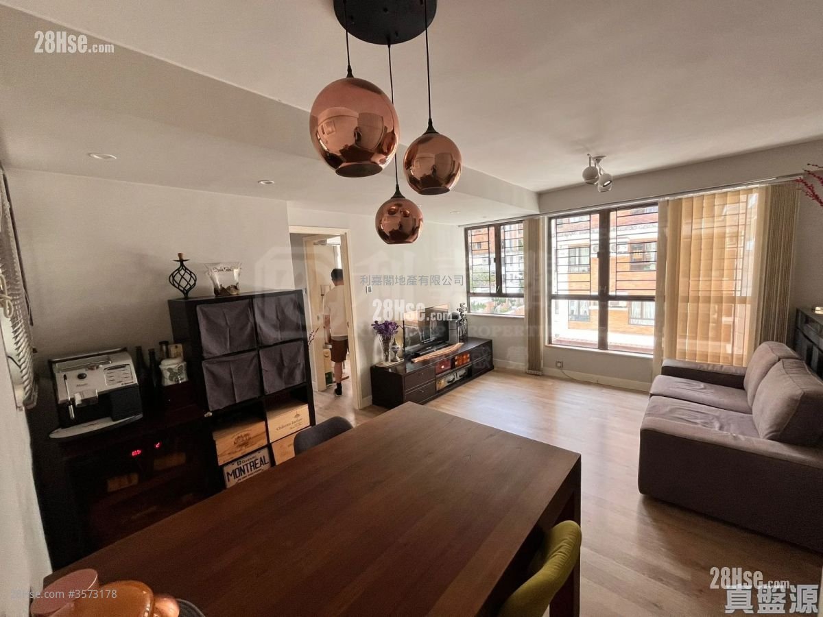 Parc Oasis Sell 2 Bedrooms , 1 Bathroom 522 ft² ( 48.5 m² )