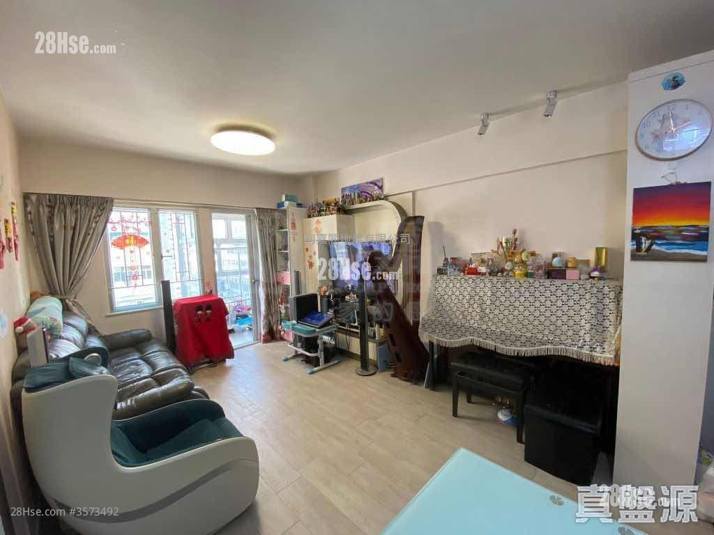 Bo Fung Gardens Sell 3 Bedrooms , 2 Bathrooms 823 ft² ( 76.5 m² )