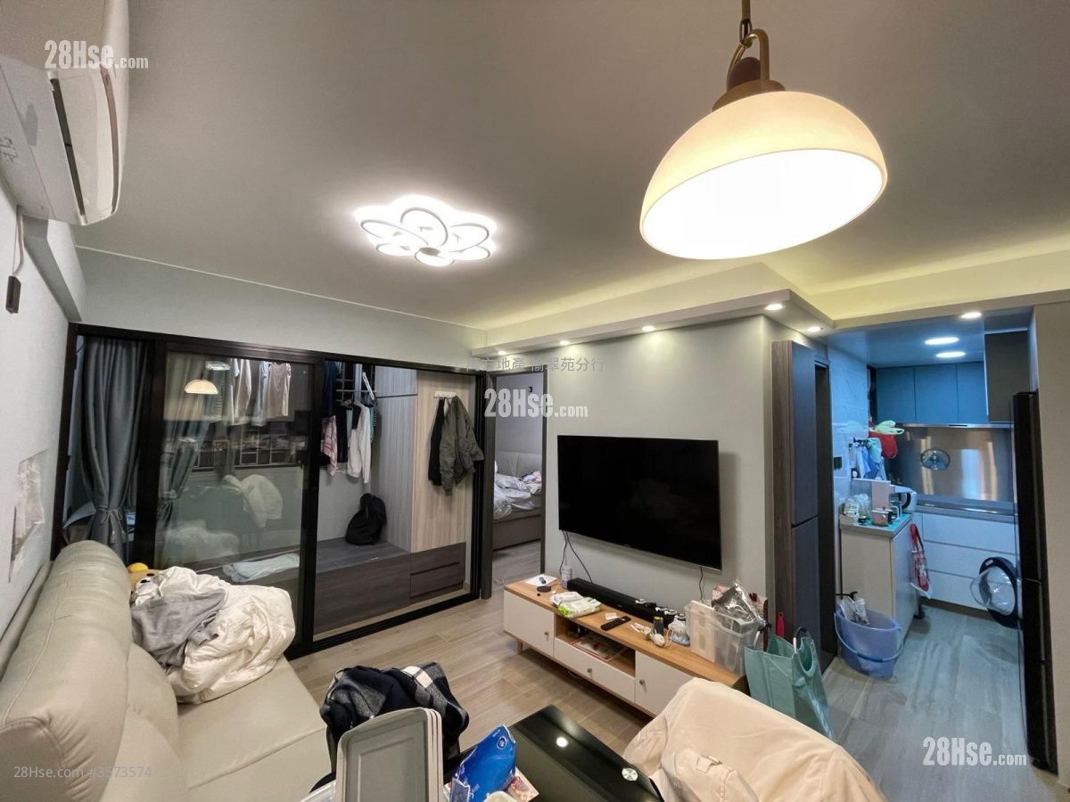 Yuk Wo Court Sell 2 Bedrooms , 1 Bathroom 388 ft² ( 36.0 m² )