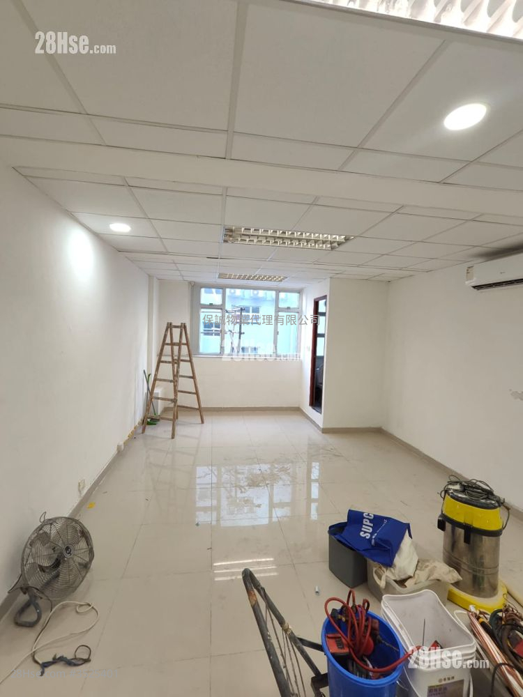 Career And Kenson Industrial Mansion Rental 330 ft² ( 30.7 m² )