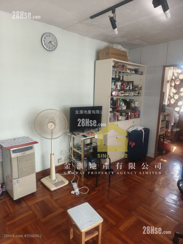 Tung Tau (Ii) Estate Sell 2 Bedrooms , 1 Bathroom 428 ft² ( 39.8 m² )