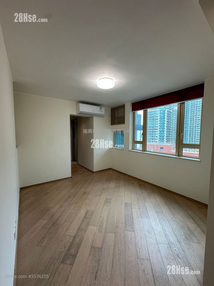 Harbour Place Sell 590 ft² ( 54.8 m² )