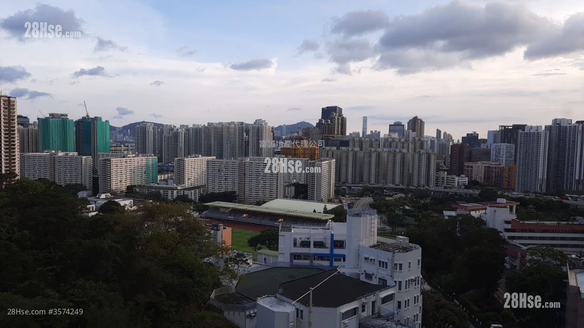 Sun Lai Garden Sell 2 Bedrooms , 1 Bathroom 386 ft² ( 35.9 m² )