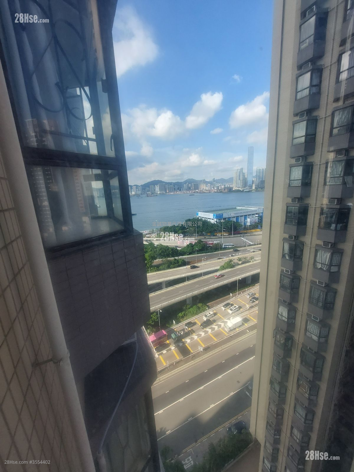 Connaught Garden Rental 2 Bedrooms , 1 Bathroom 334 ft² ( 31.0 m² )