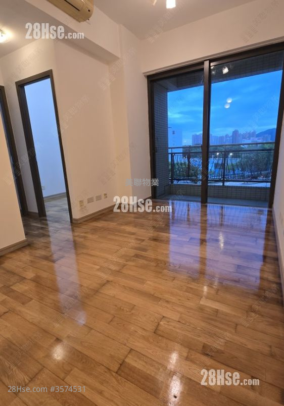 8 Royal Green Sell 2 Bedrooms 465 ft² ( 43.2 m² )