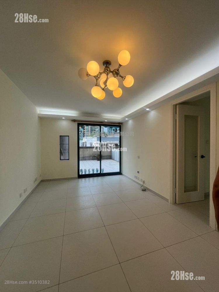 Hillville Terrace Sell 3 Bedrooms , 1 Bathroom 674 ft² ( 62.6 m² )