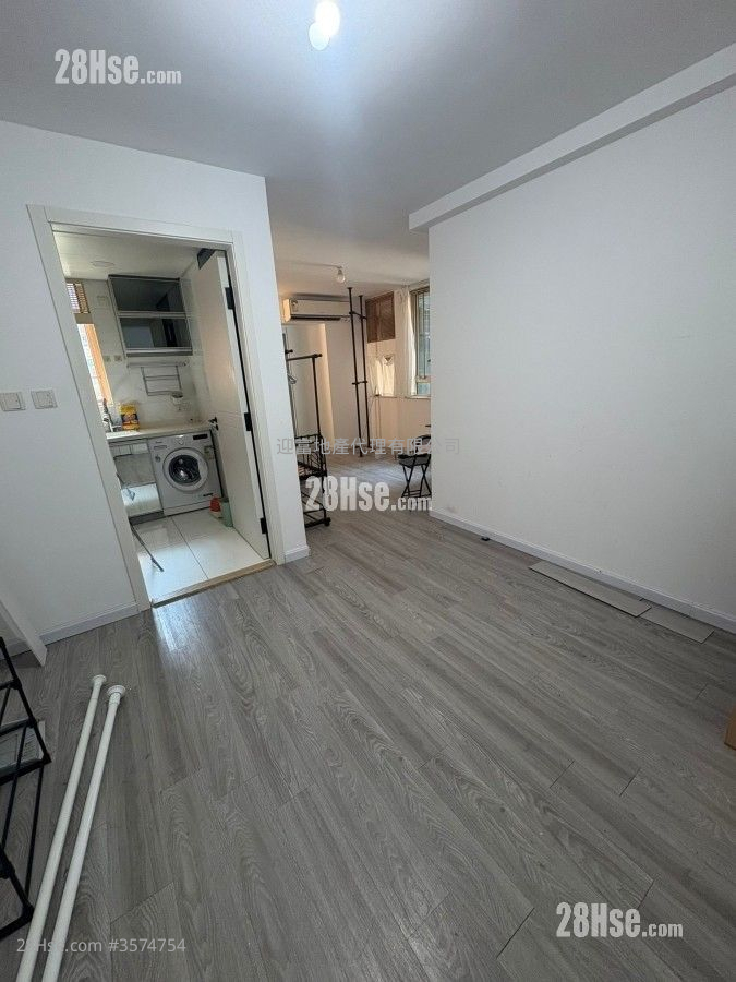 Harbour Place Sell 3 Bedrooms , 2 Bathrooms 589 ft² ( 54.7 m² )