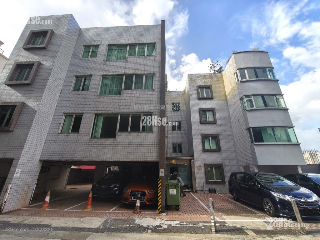 Gallant Place Sell 3 Bedrooms , 1 Bathroom 763 ft² ( 70.9 m² )
