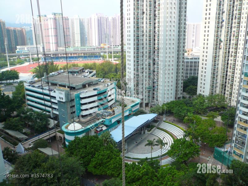Yiu On Estate Sell 3 Bedrooms , 1 Bathroom 598 ft² ( 55.6 m² )