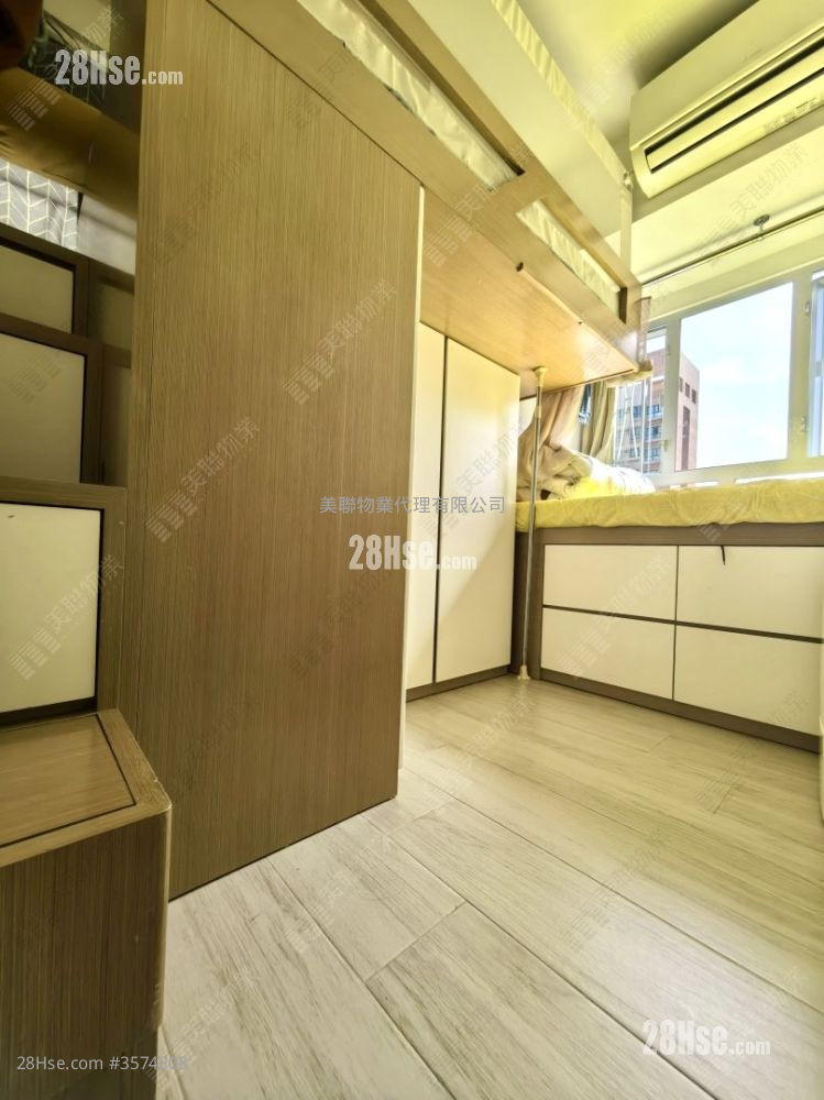 Hilton Plaza Sell 2 Bedrooms , 1 Bathroom 427 ft² ( 39.7 m² )