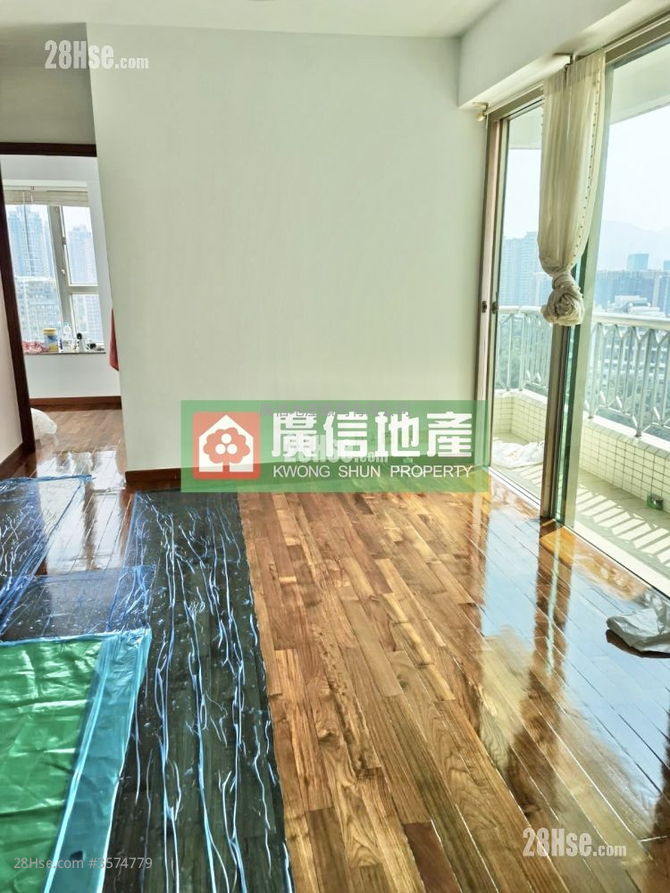 Paradise Square Rental 2 Bedrooms , 1 Bathroom 435 ft² ( 40.4 m² )