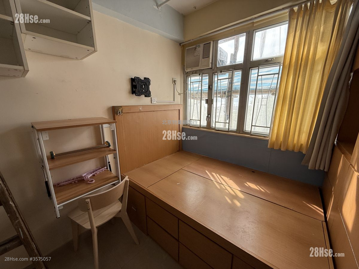 Yau Fook Building Rental Studio , 1 Bathroom 120 ft² ( 11.1 m² )