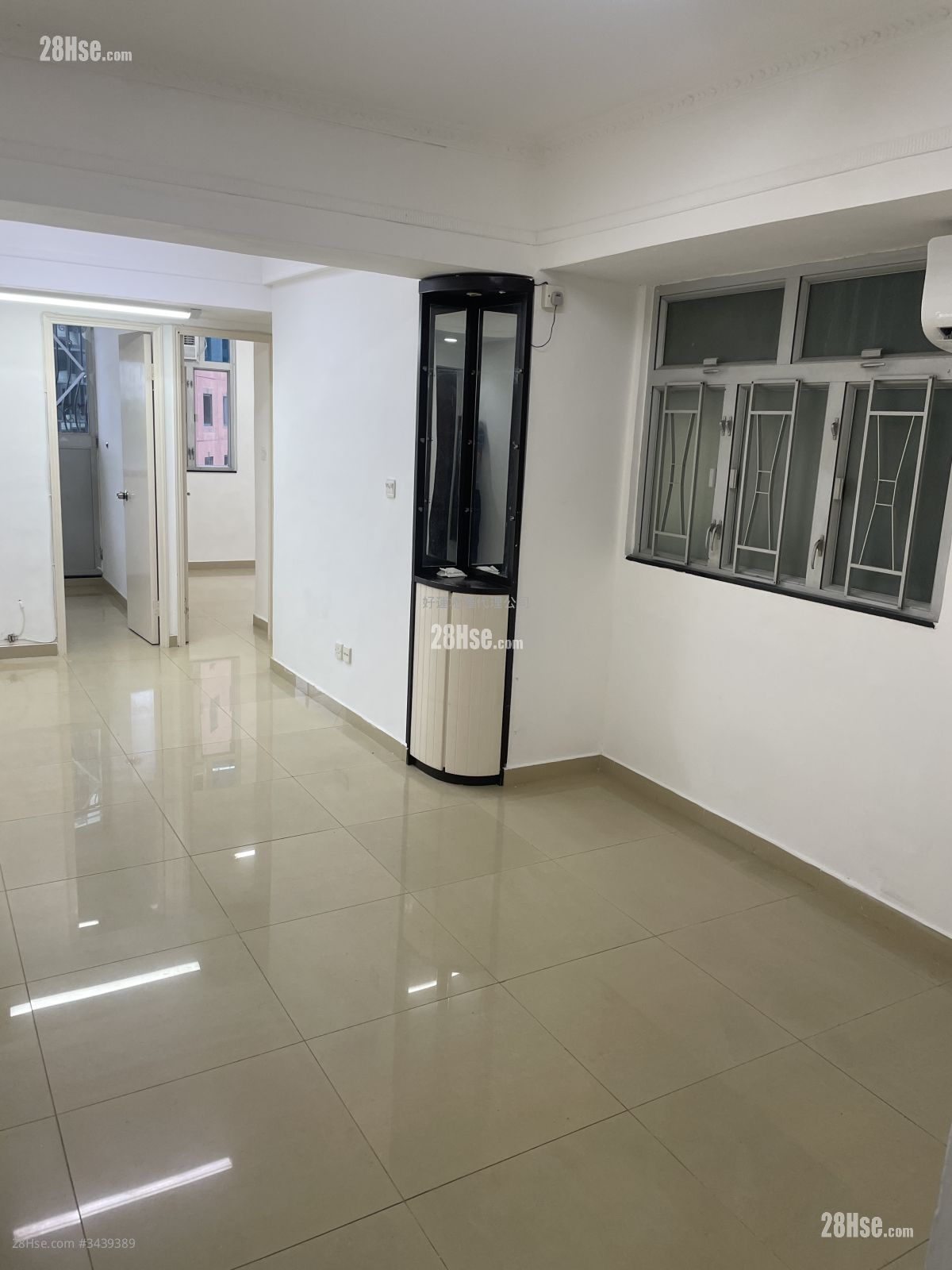 Honour House Rental 3 Bedrooms , 1 Bathroom 509 ft² ( 47.3 m² )