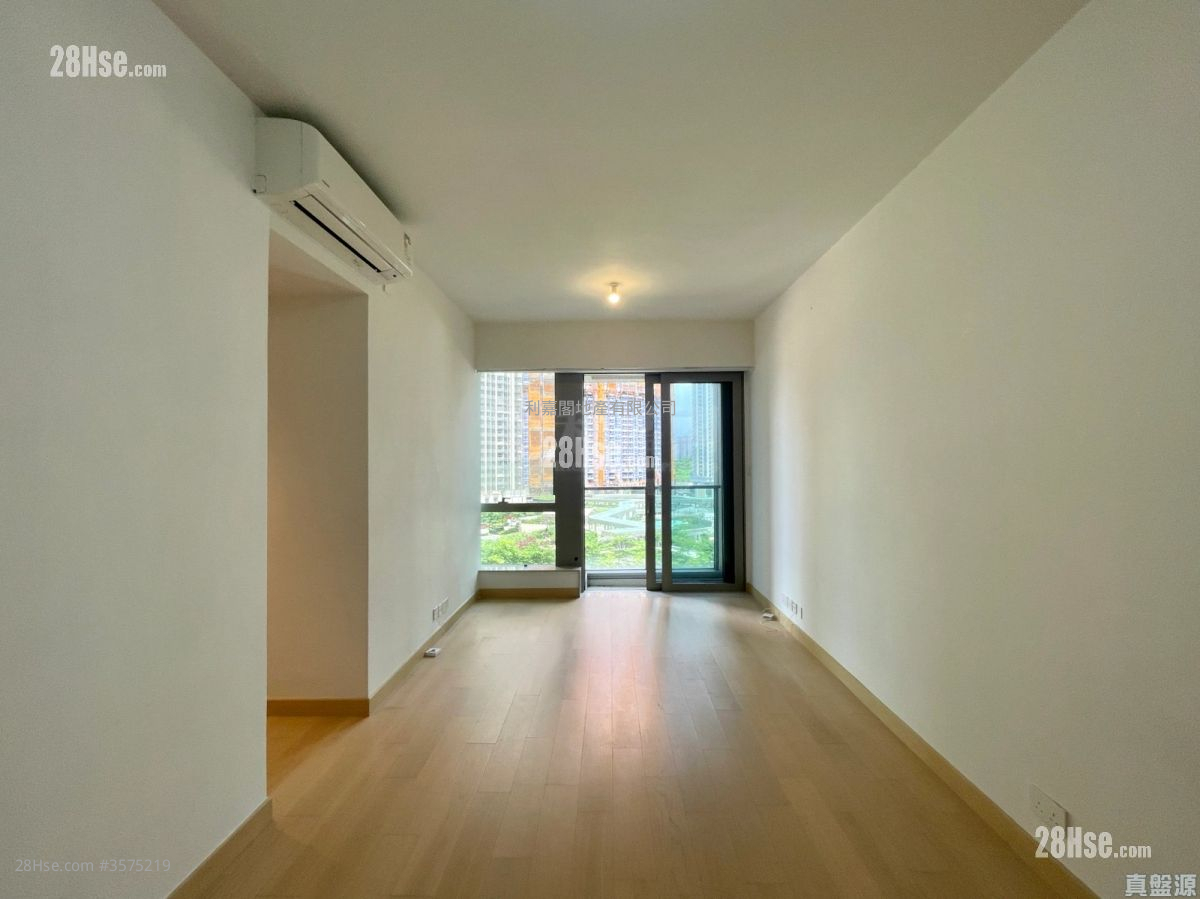 Grand Marini Rental 749 ft² ( 69.6 m² )