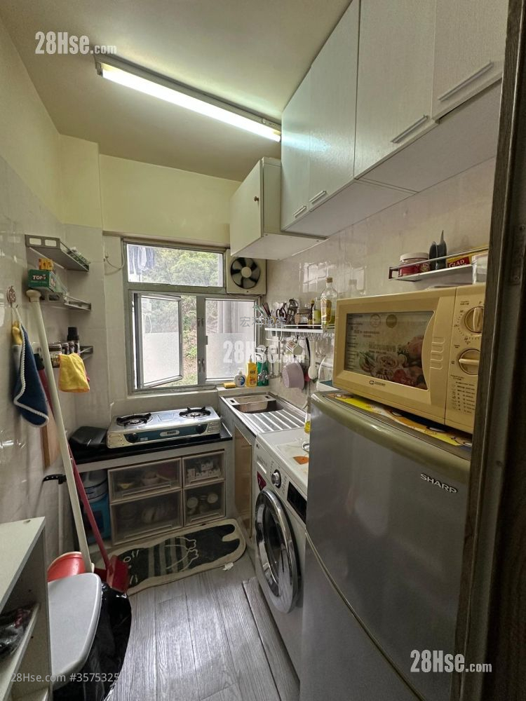 Shan Tsui Court Sell 2 Bathrooms 374 ft² ( 34.7 m² )