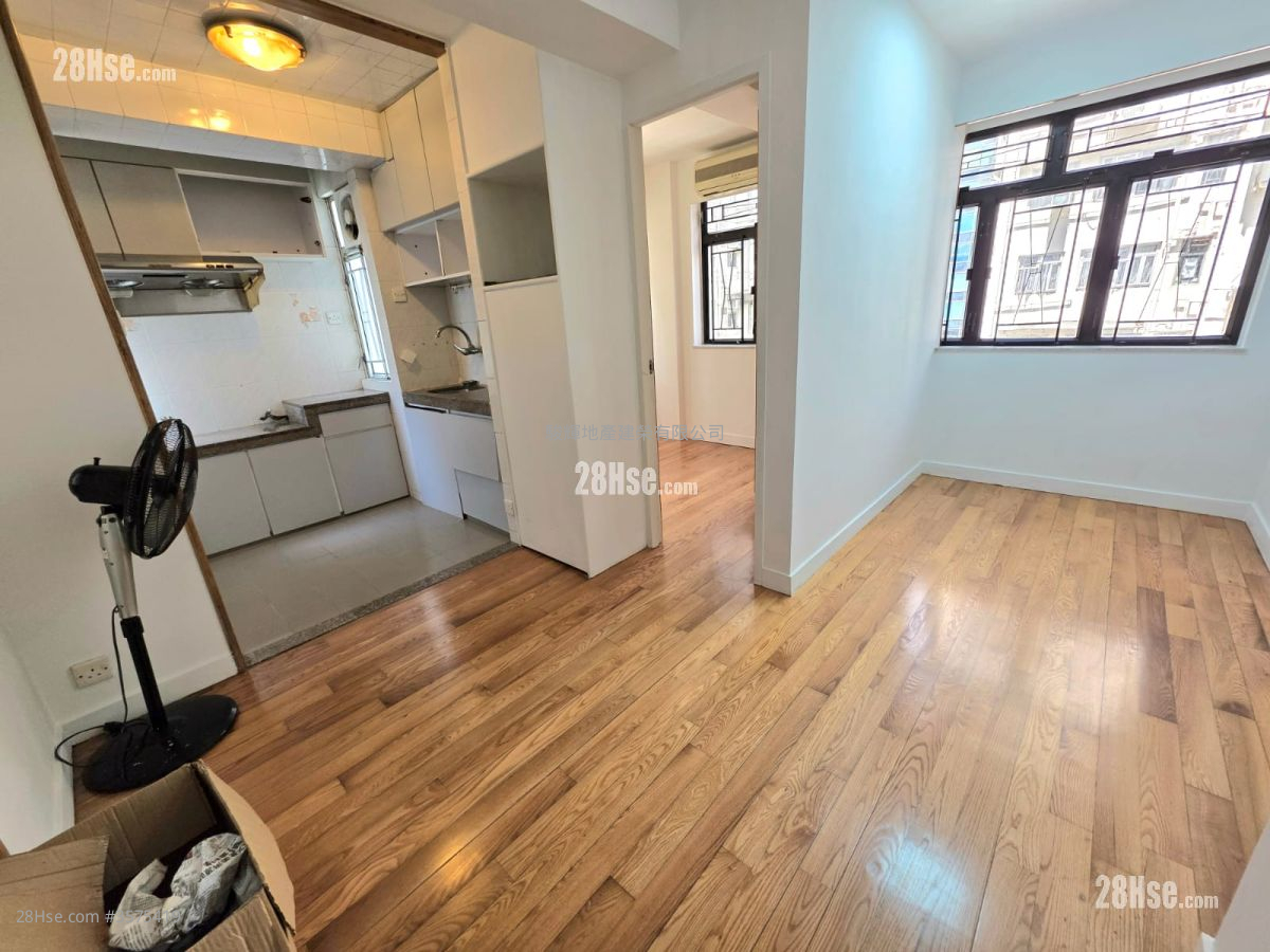 Wai Ching Court Sell 1 Bedroom , 1 Bathroom 270 ft² ( 25.1 m² )
